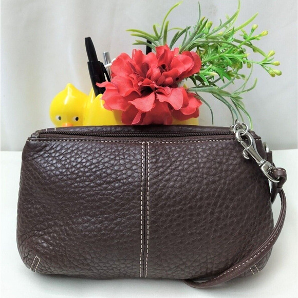 Coach Legacy Brown Pebbled Leather Turnlock Zipper Closure Wristlet -Coin Wallet - Picture 2 of 12